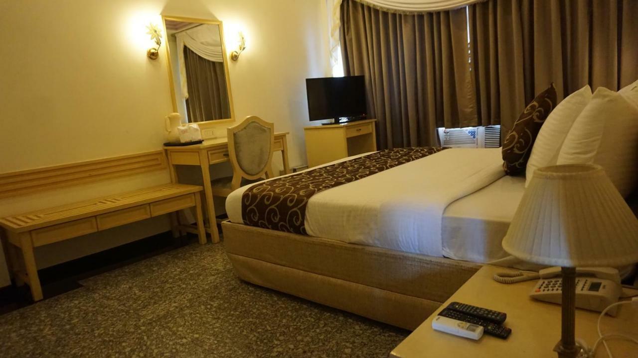 Hotel Poonja International Mangalore Ngoại thất bức ảnh