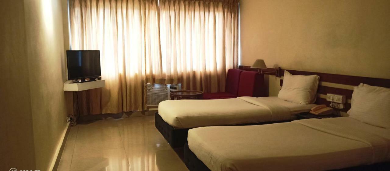 Hotel Poonja International Mangalore Ngoại thất bức ảnh