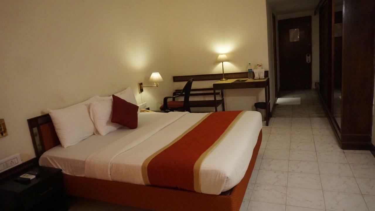 Hotel Poonja International Mangalore Ngoại thất bức ảnh