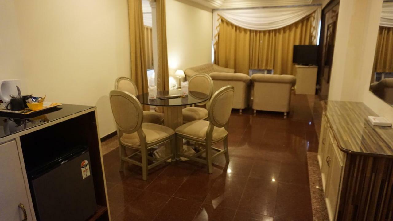 Hotel Poonja International Mangalore Ngoại thất bức ảnh